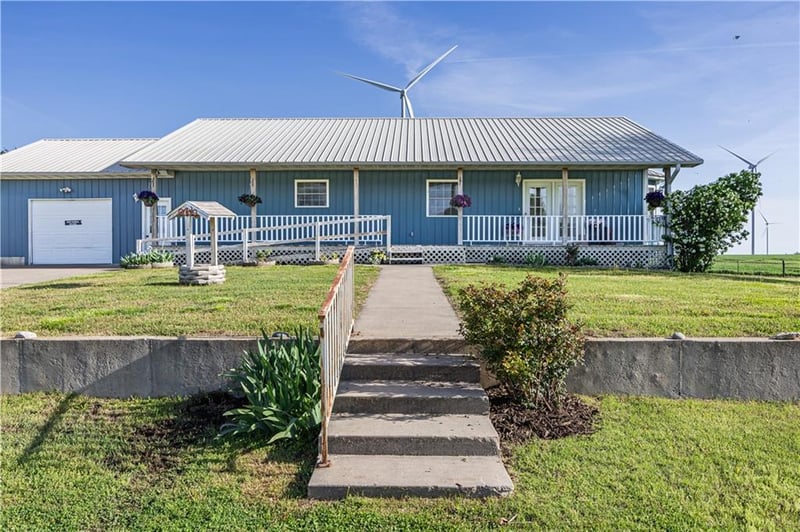 5670 80th Rd, Thayer, KS 66776