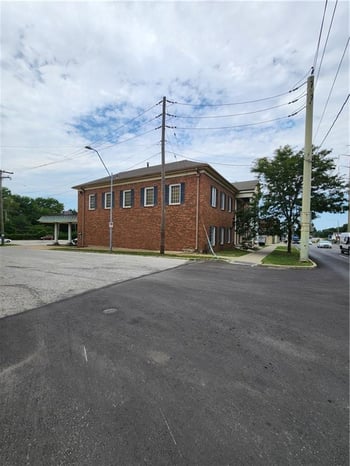 7530 Troost Ave, Kansas City, MO 64131