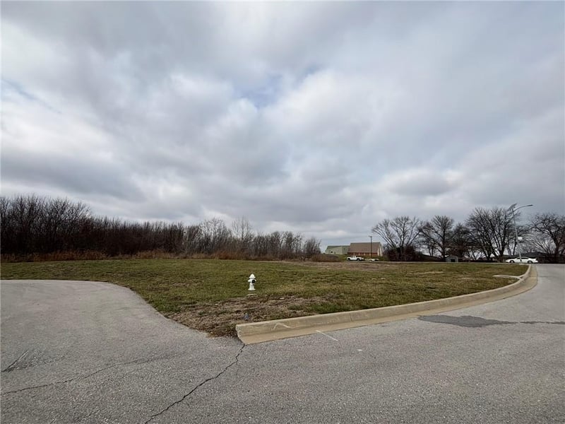 3200 Pear St, St Joseph, MO 64503