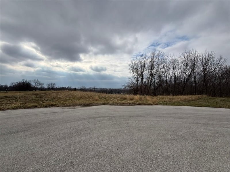 3200 Pear St, St Joseph, MO 64503