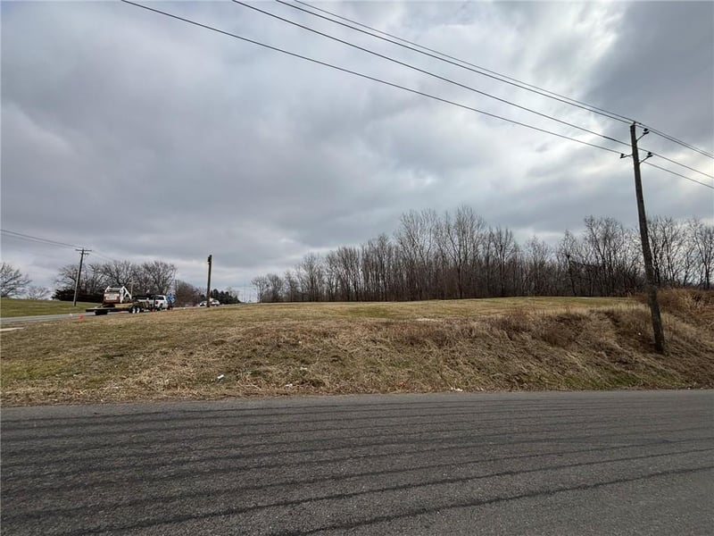 3200 Pear St, St Joseph, MO 64503