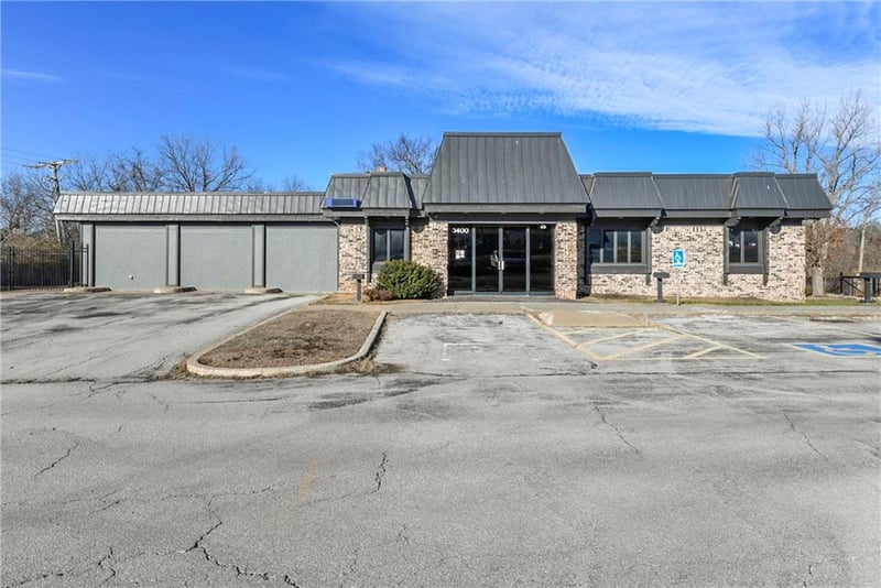 3400 E Red Bridge Rd, Kansas City, MO 64137