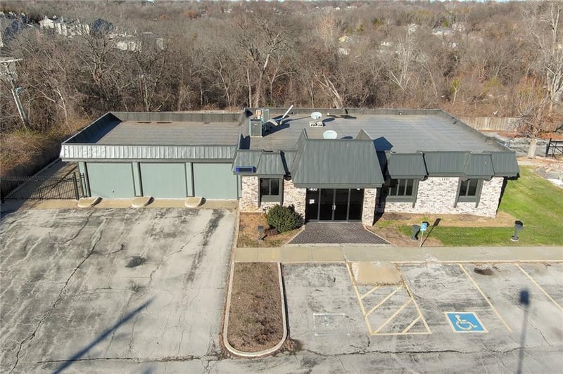 3400 E Red Bridge Rd, Kansas City, MO 64137
