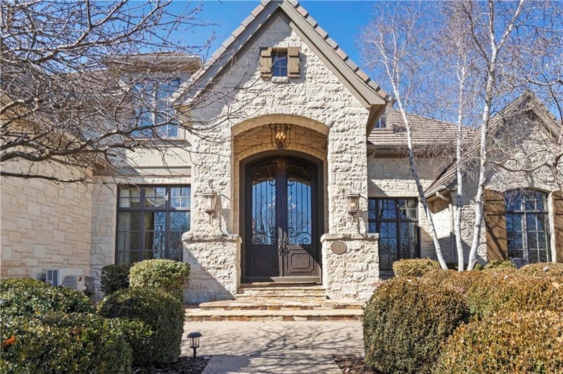 15912 King St, Overland Park, KS 66221