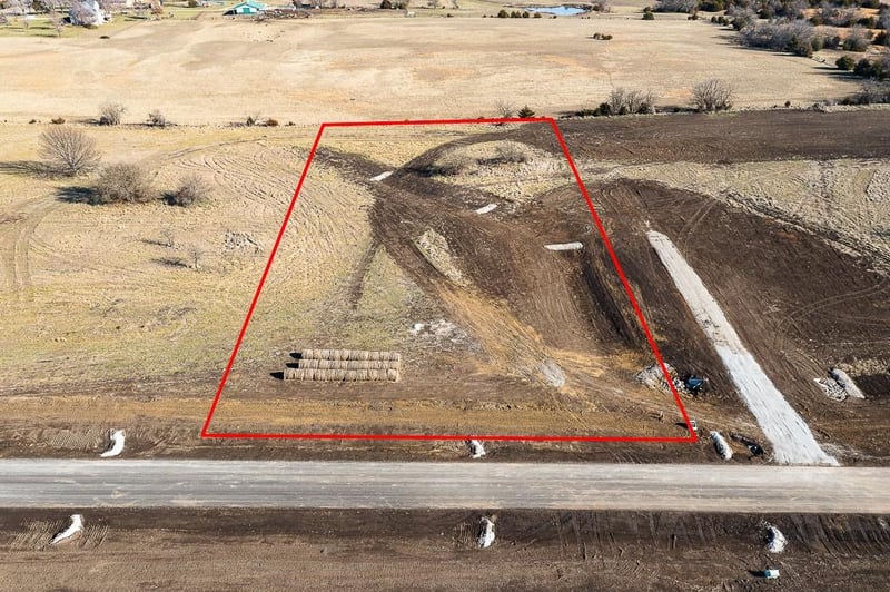 Lot 32 235th St, Tonganoxie, KS 66086