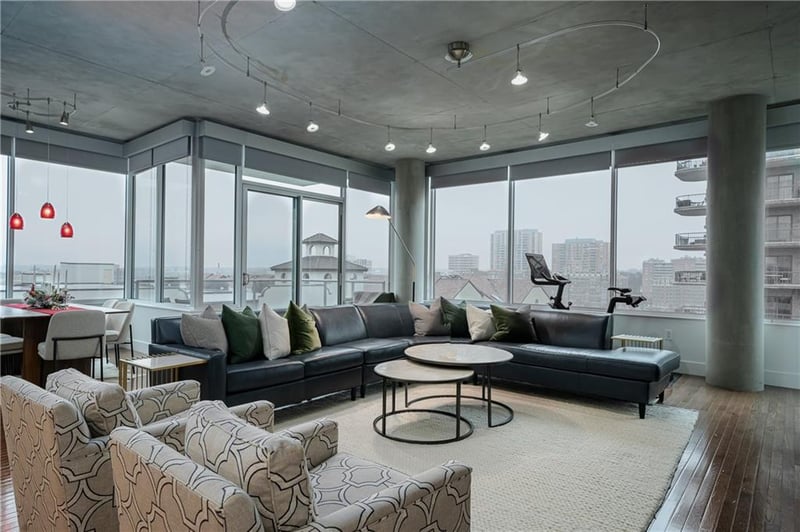 4646 Broadway Blvd #5S, Kansas City, MO 64112