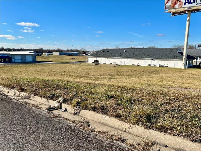 Lot 5 Park Ln, Odessa, MO 64076