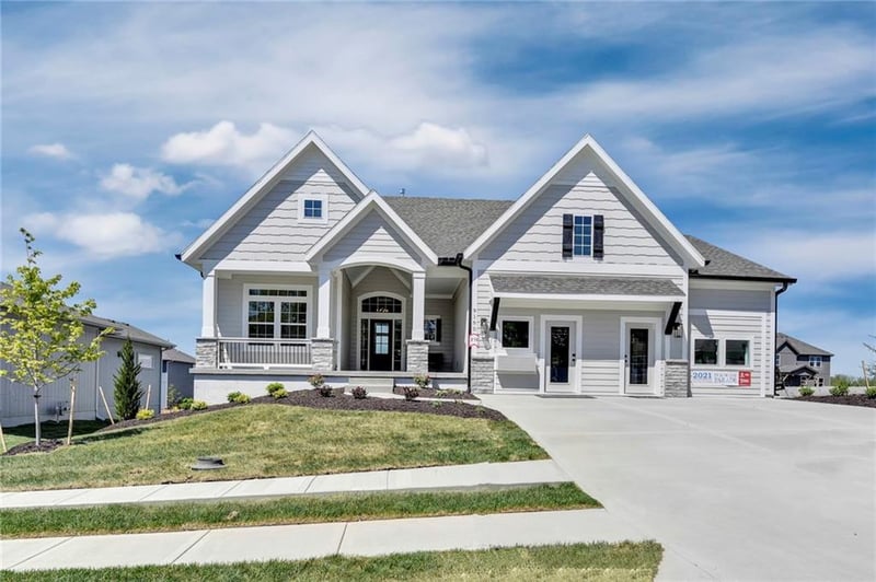 12504 170th St, Overland Park, KS 66221