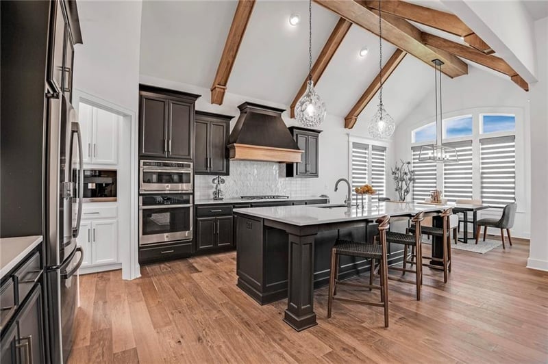 12504 170th St, Overland Park, KS 66221