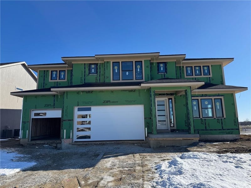 1713 SW Arbormist Dr, Lee's Summit, MO 64082
