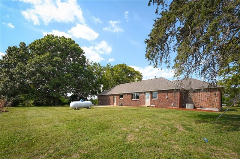 3385 183rd St, Stilwell, KS 66085
