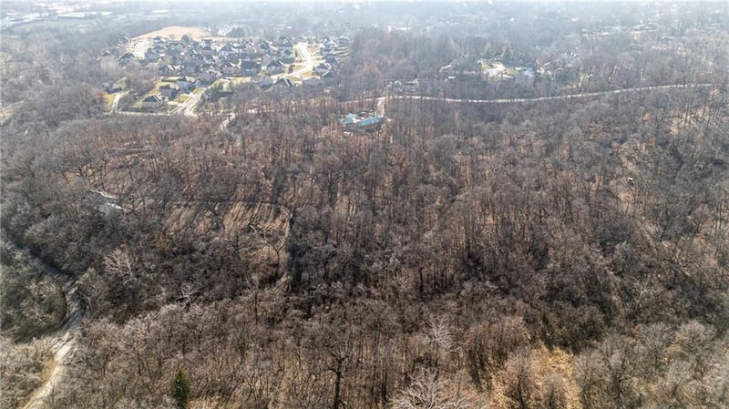 6405 Daggett Rd, Kansas City, MO 64152