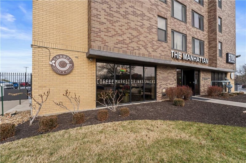 700 E 8th St #12 E, Kansas City, MO 64105