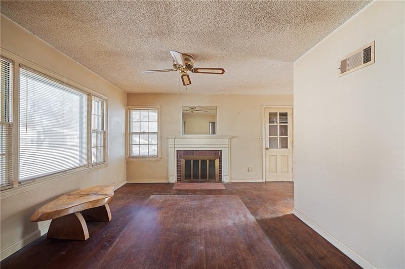 907 NE 42nd Ter, Kansas City, MO 64116
