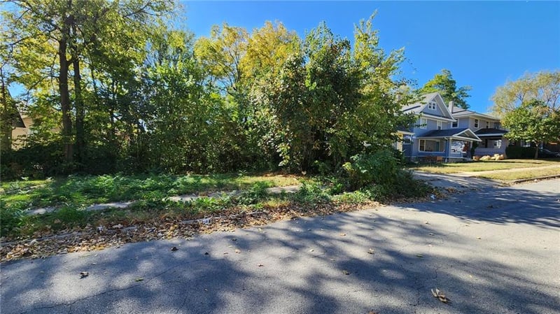 1331 E 28 St, Kansas City, MO 64108