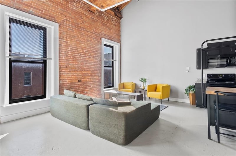 113 5th St #308, Kansas City, MO 64105