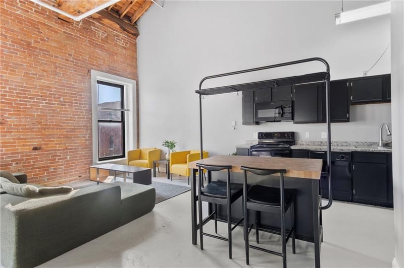 113 5th St #308, Kansas City, MO 64105