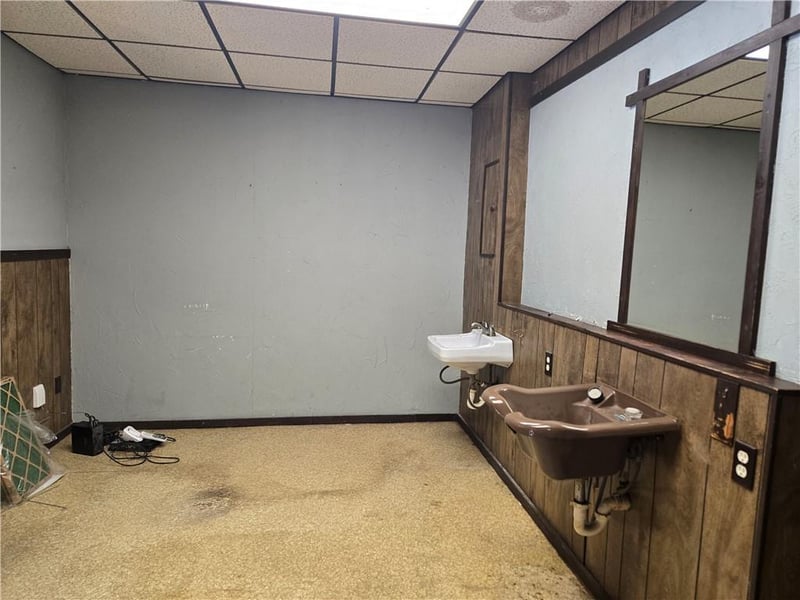 112 Forest St, Girard, KS 66743