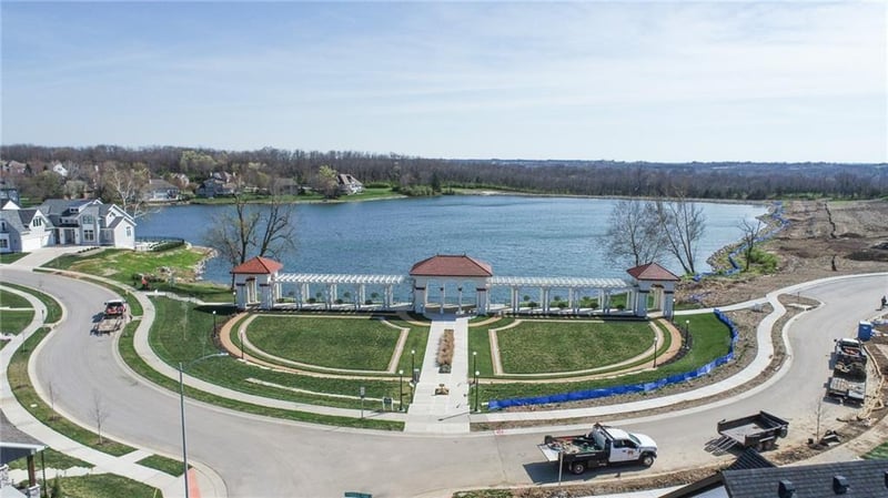 3262 Pergola Park Dr, Lee's Summit, MO 64081