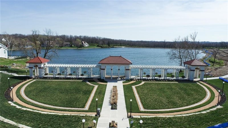 3262 Pergola Park Dr, Lee's Summit, MO 64081