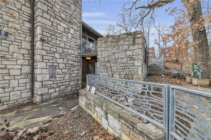 4309 Rockhill Rd, Kansas City, MO 64110