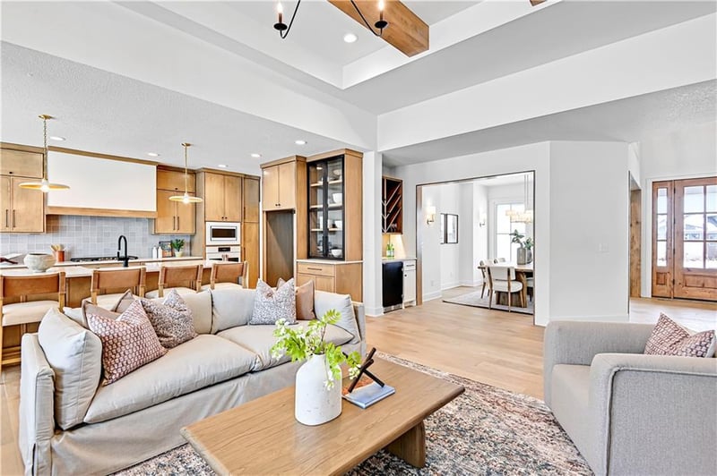 11327 170th Ter, Overland Park, KS 66221