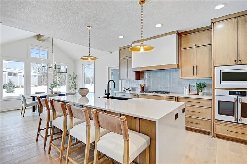 11327 170th Ter, Overland Park, KS 66221