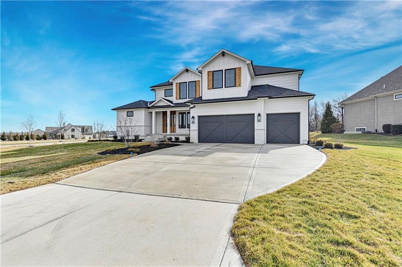 11327 170th Ter, Overland Park, KS 66221