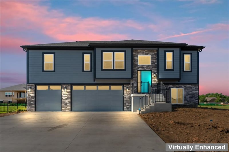 813 W Rader St, Lone Jack, MO 64086