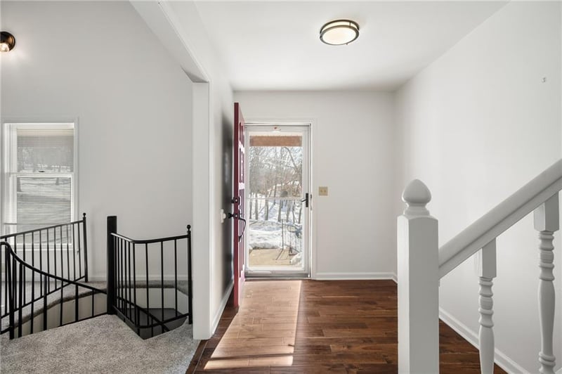 6536 Oak Grove Rd, Kansas City, KS 66106