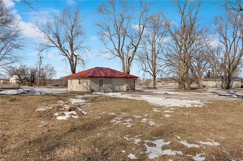 122 Buckner Tarsney Rd, Sibley, MO 64088
