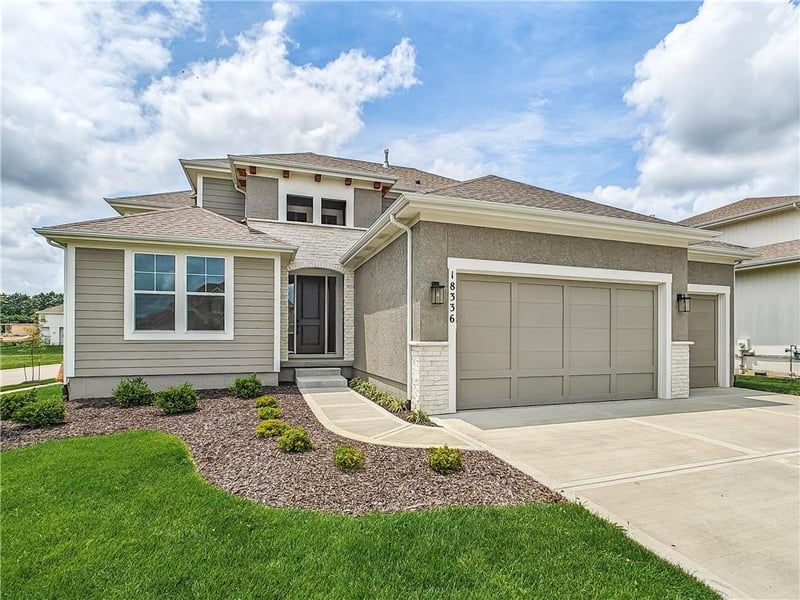 18336 Monrovia St, Overland Park, KS 66013