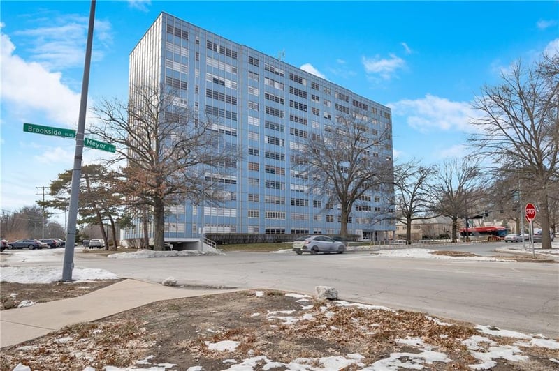 333 W Meyer Blvd #310, Kansas City, MO 64113