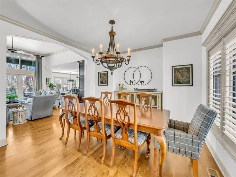 7901 N Shoal Creek Valley Dr, Kansas City, MO 64157
