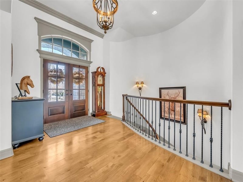 7901 N Shoal Creek Valley Dr, Kansas City, MO 64157