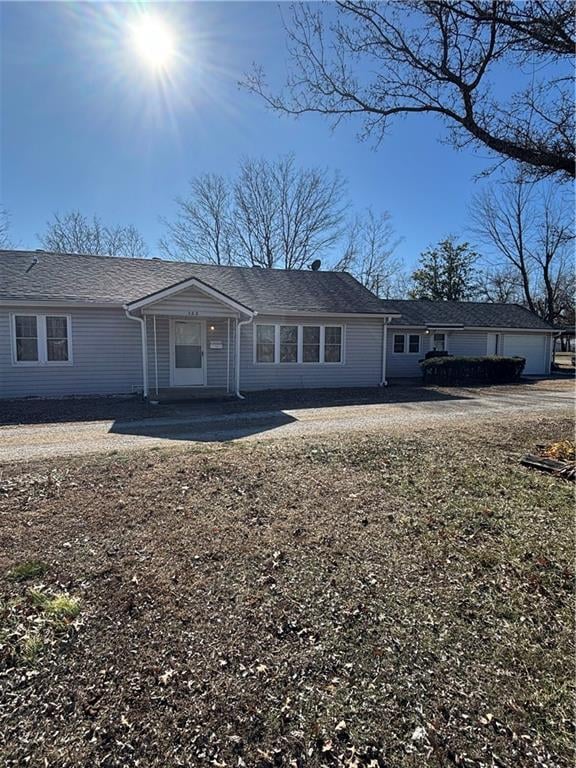 122 6th St, Oswego, KS 67356