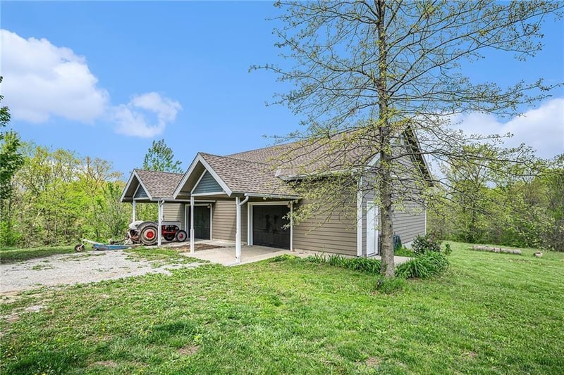 11705 SE Castile Dr, Edgerton, MO 64444