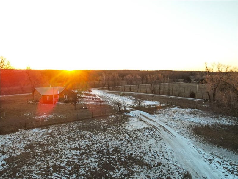 13106 Quinn Rd, Pleasanton, KS 66075