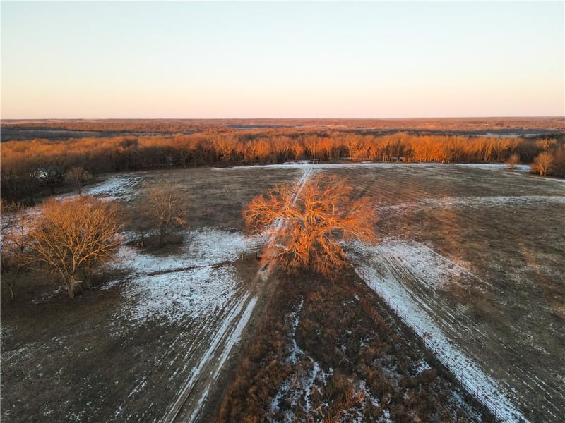 13106 Quinn Rd, Pleasanton, KS 66075