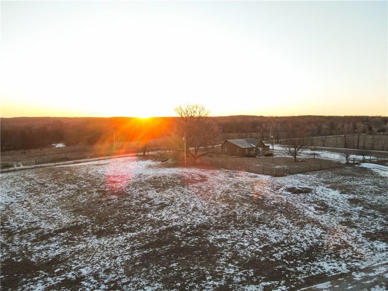 13106 Quinn Rd, Pleasanton, KS 66075