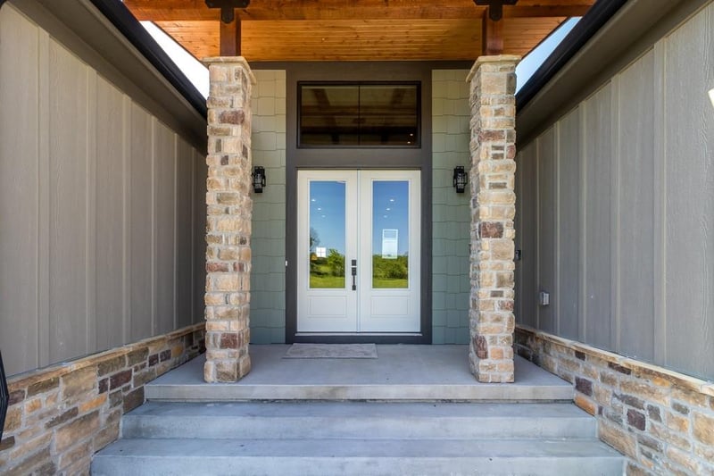 1809 Halls Creek Ave, Raymore, MO 64083