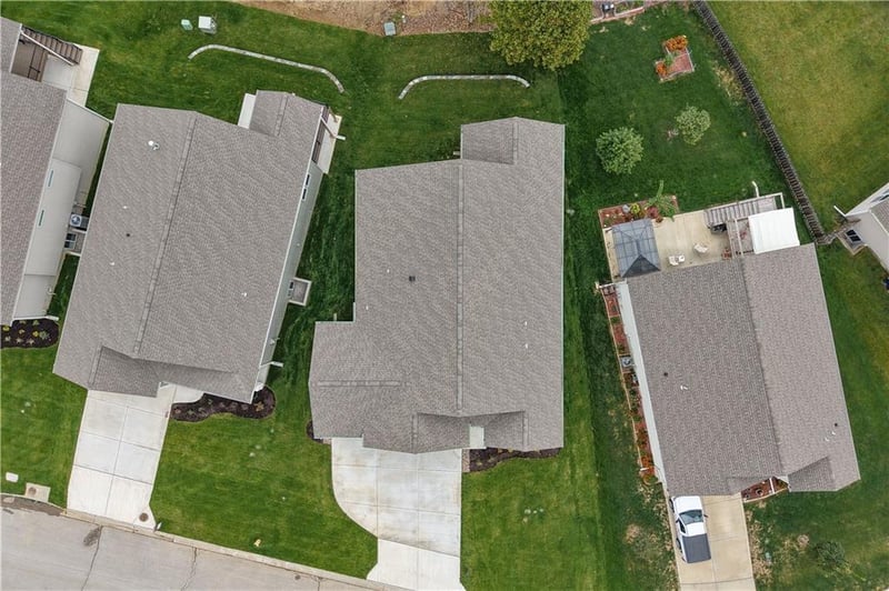 1128 Whitby Dr, Lee's Summit, MO 64083