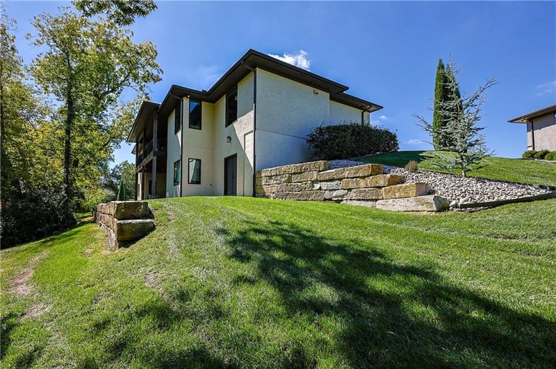 10445 N Brooklyn Ave, Kansas City, MO 64155