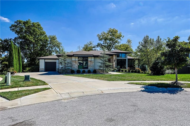 10445 N Brooklyn Ave, Kansas City, MO 64155