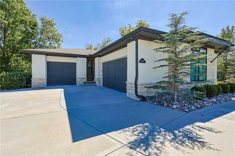 10445 N Brooklyn Ave, Kansas City, MO 64155