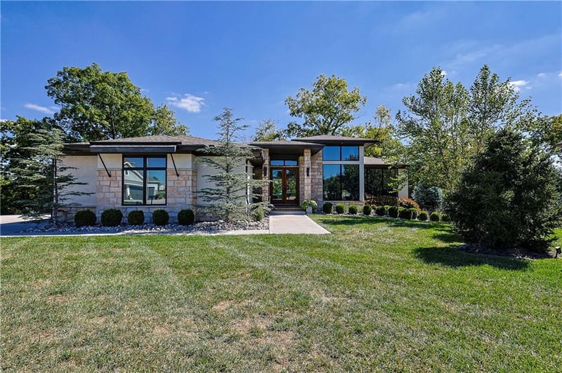 10445 N Brooklyn Ave, Kansas City, MO 64155