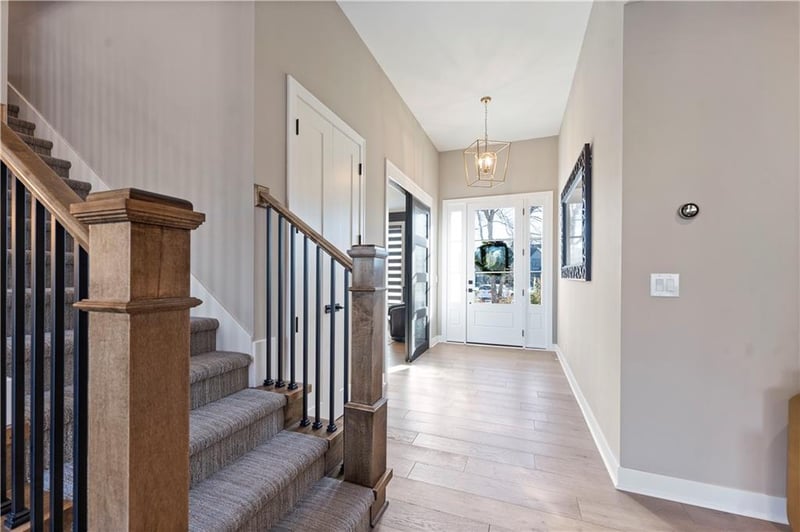 8512 W 142nd St, Overland Park, KS 66223