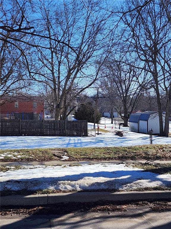 203 6th St, Savannah, MO 64485
