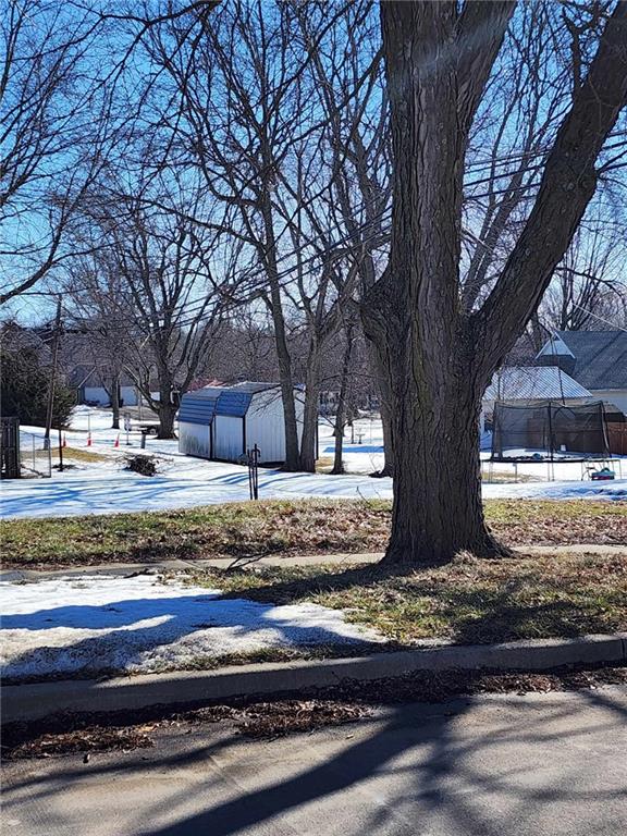 203 6th St, Savannah, MO 64485