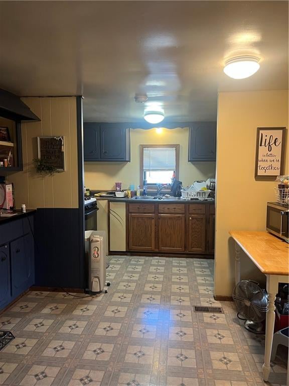 202 Perry St, Arma, KS 66712